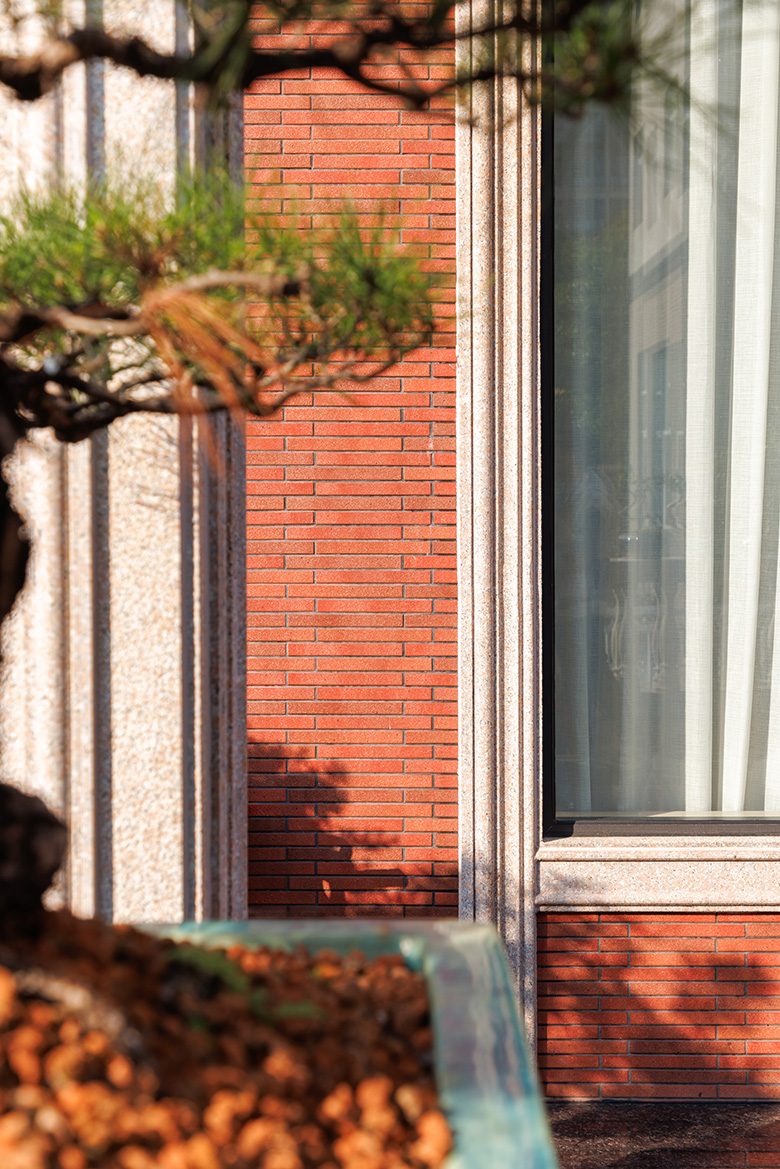 {info.field_group_lang.thumb4.post_other_value_format.alt[$k]}