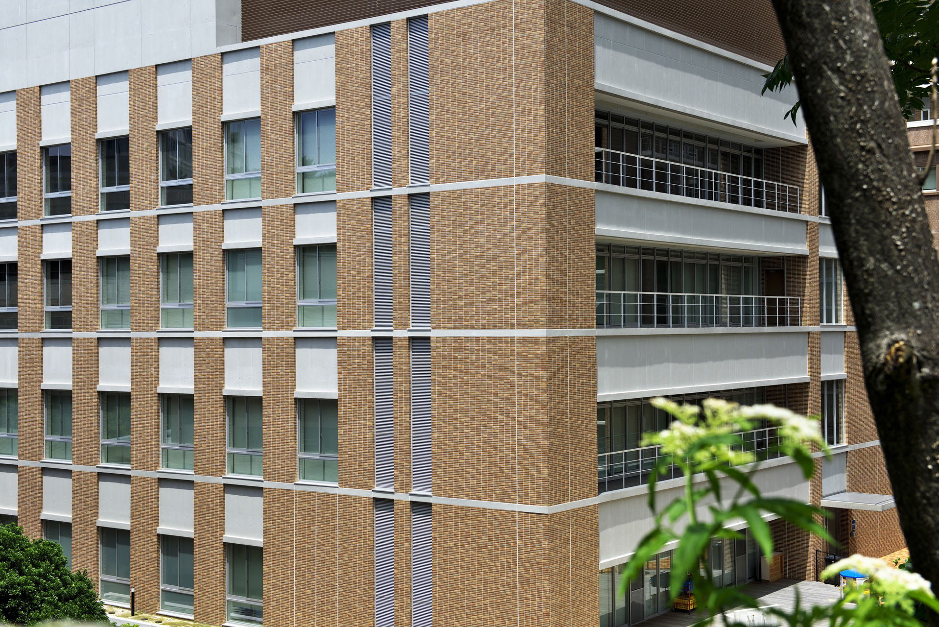 {info.field_group_lang.thumb4.post_other_value_format.alt[$k]}