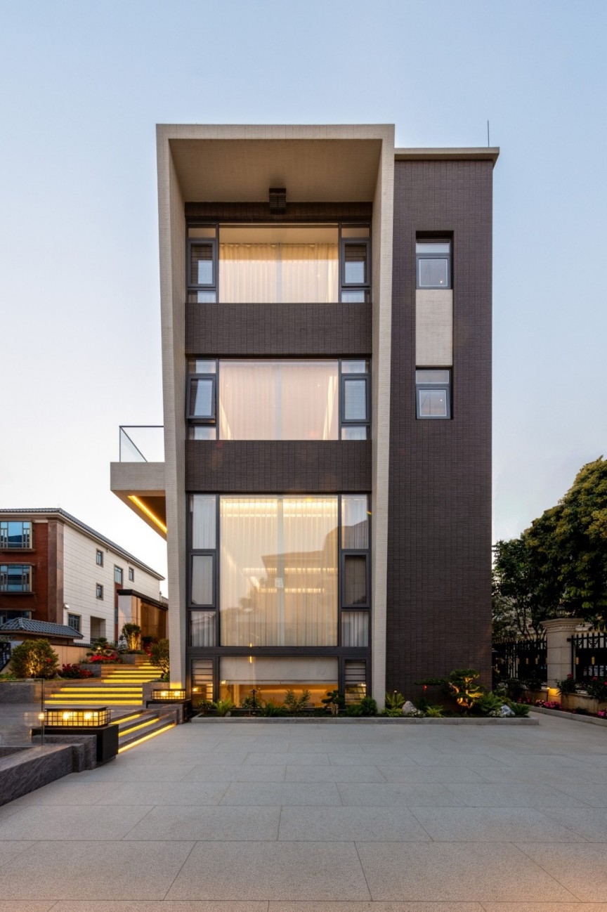 {info.field_group_lang.thumb4.post_other_value_format.alt[$k]}