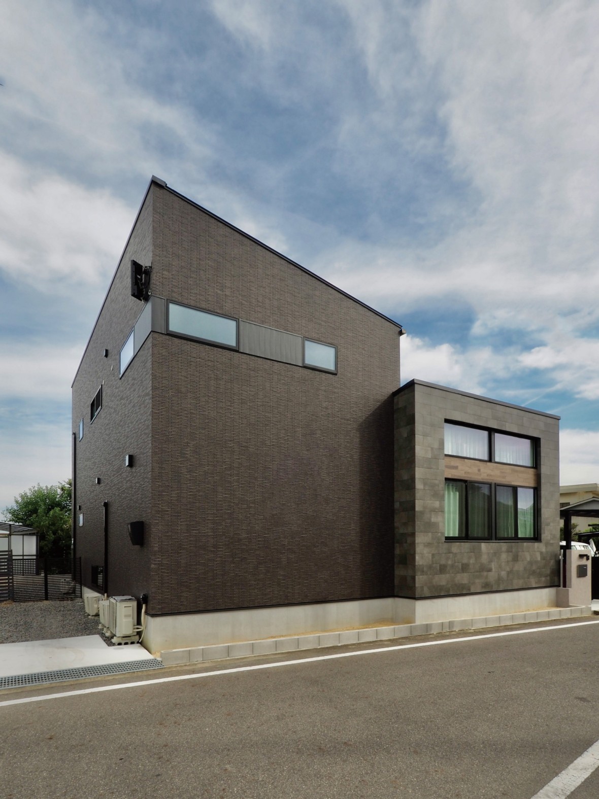 {info.field_group_lang.thumb4.post_other_value_format.alt[$k]}